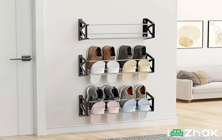 جاکفشی دیواری ریلی